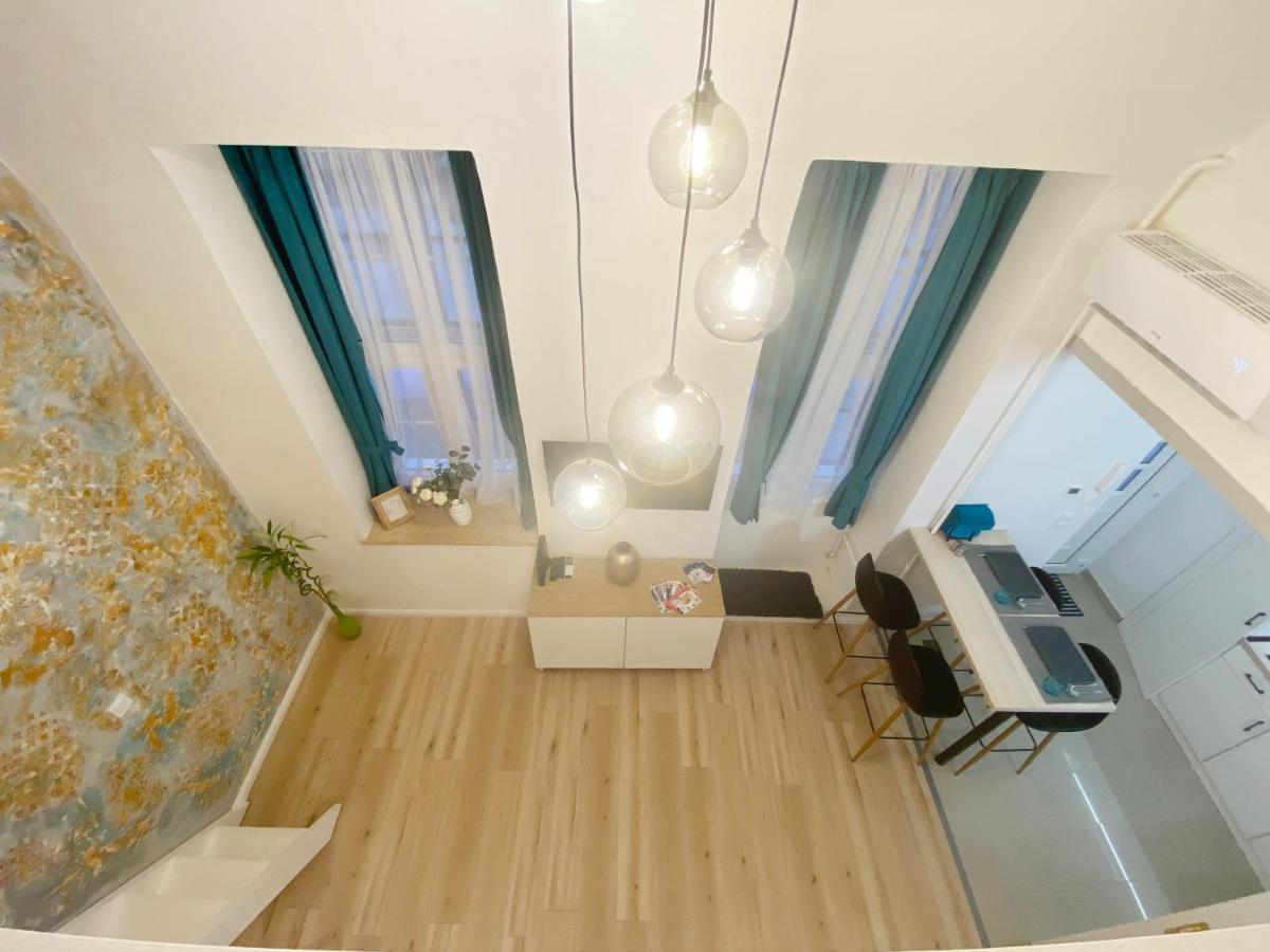 Goldart Design Apartment In The Heart Of Будапешт Екстер'єр фото